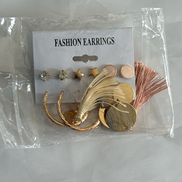New 6 prs Gold and Peach Color Dangle & Stud Earrings - Picture 6 of 6
